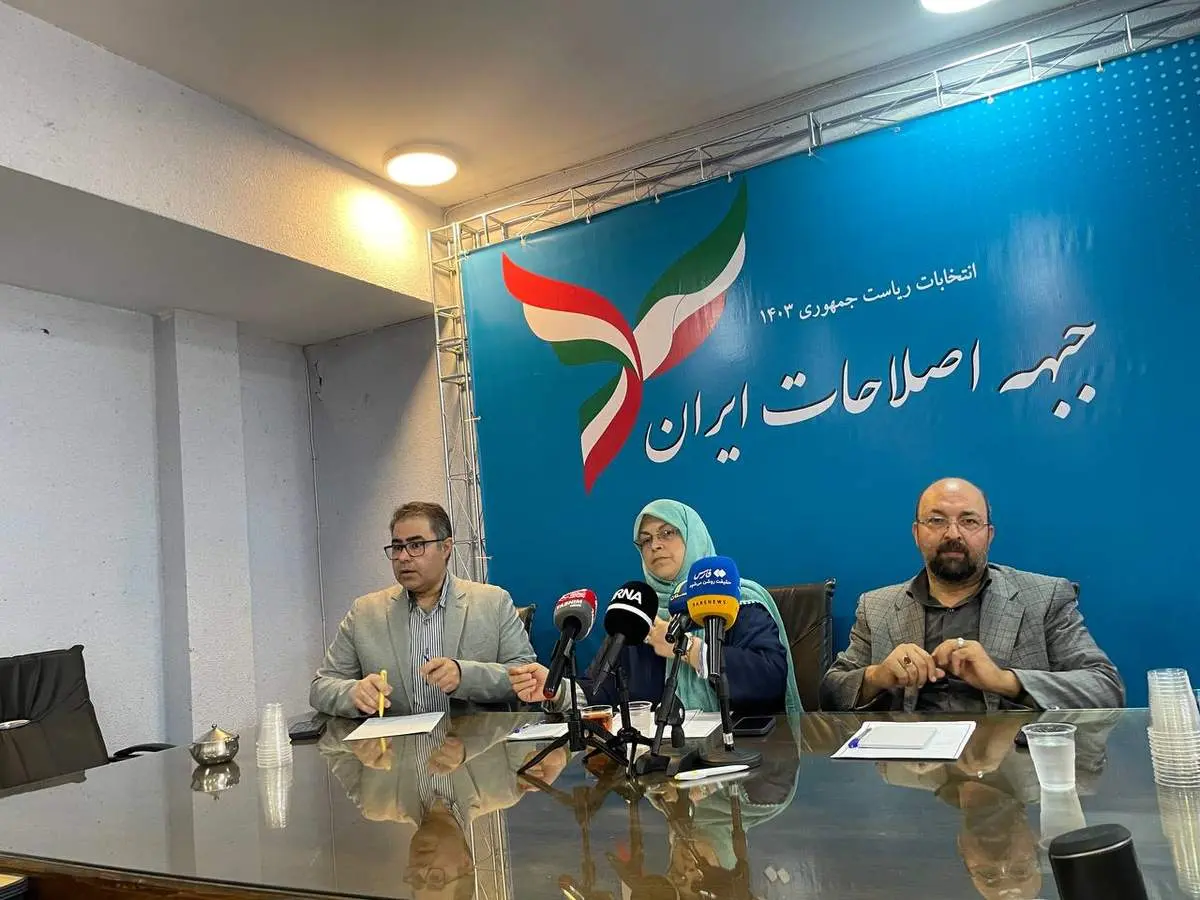 آذر منصوری: زیر بار نامزد نیابتی نخواهیم رفت| شورای نگهبان نمی‌تواند برای جریان اصلاحات نامزد تعیین کند