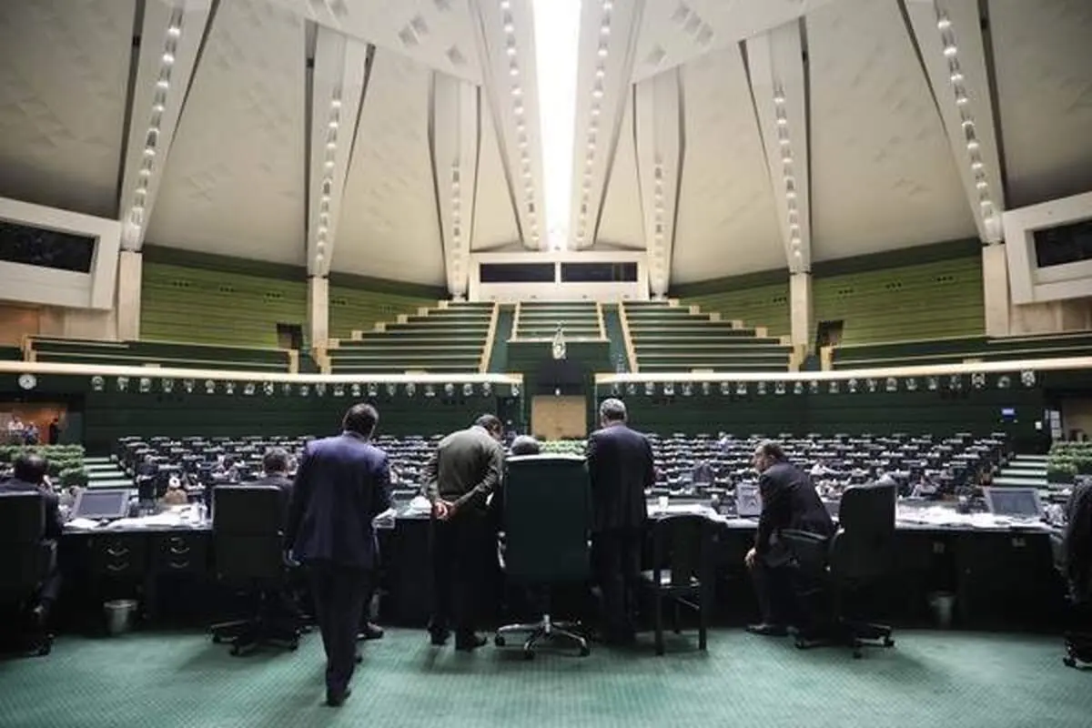 از حرمت شکنی در بیت رهبری تا چوب لای چرخ دولت گذاشت 