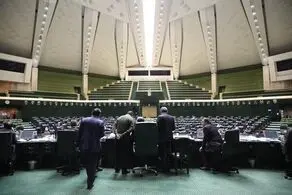 تصویری از درگیری امروز در صحن علنی مجلس انقلابی + ببینید 