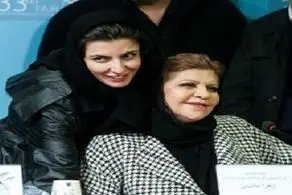 بازیگر زن معروف و خانواده‌اش کرونا گرفتند
