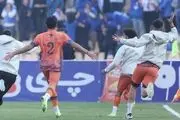لحظه رد پنالتی استقلال توسط VAR مقابل پادیاب/ ببینید