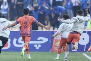 لحظه رد پنالتی استقلال توسط VAR مقابل پادیاب/ ببینید