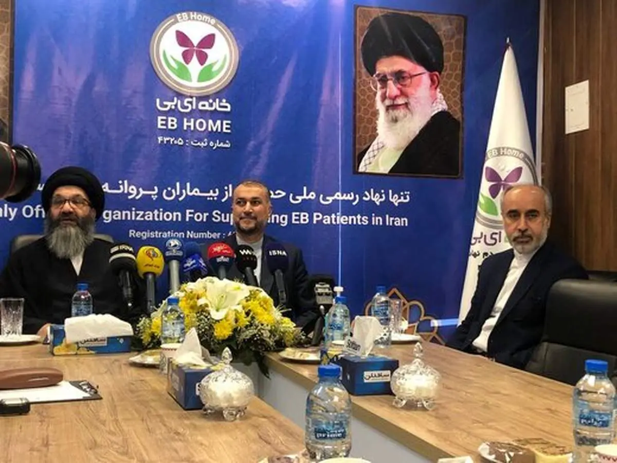 بازدید وزیر امور خارجه از خانه بیماران پروانهای