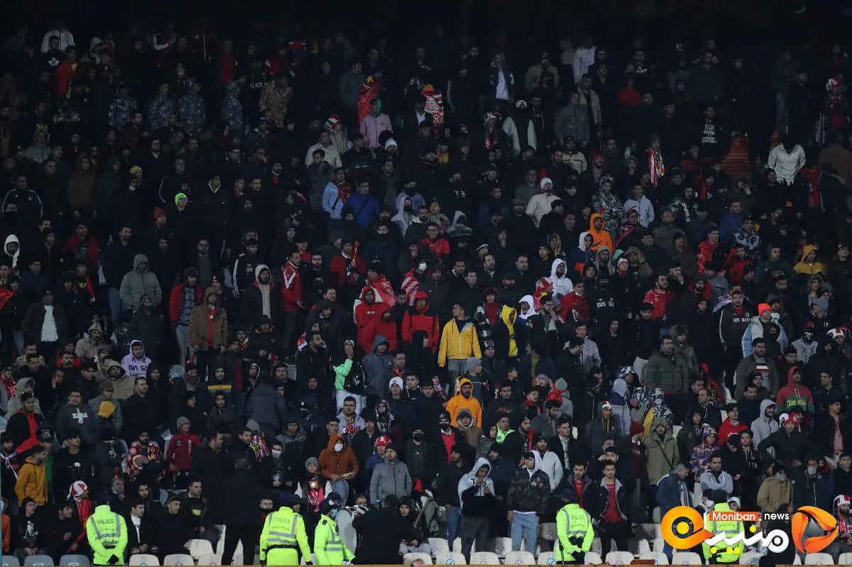 پرتاب گلوله های برف به بازیکنان پرسپولیس!