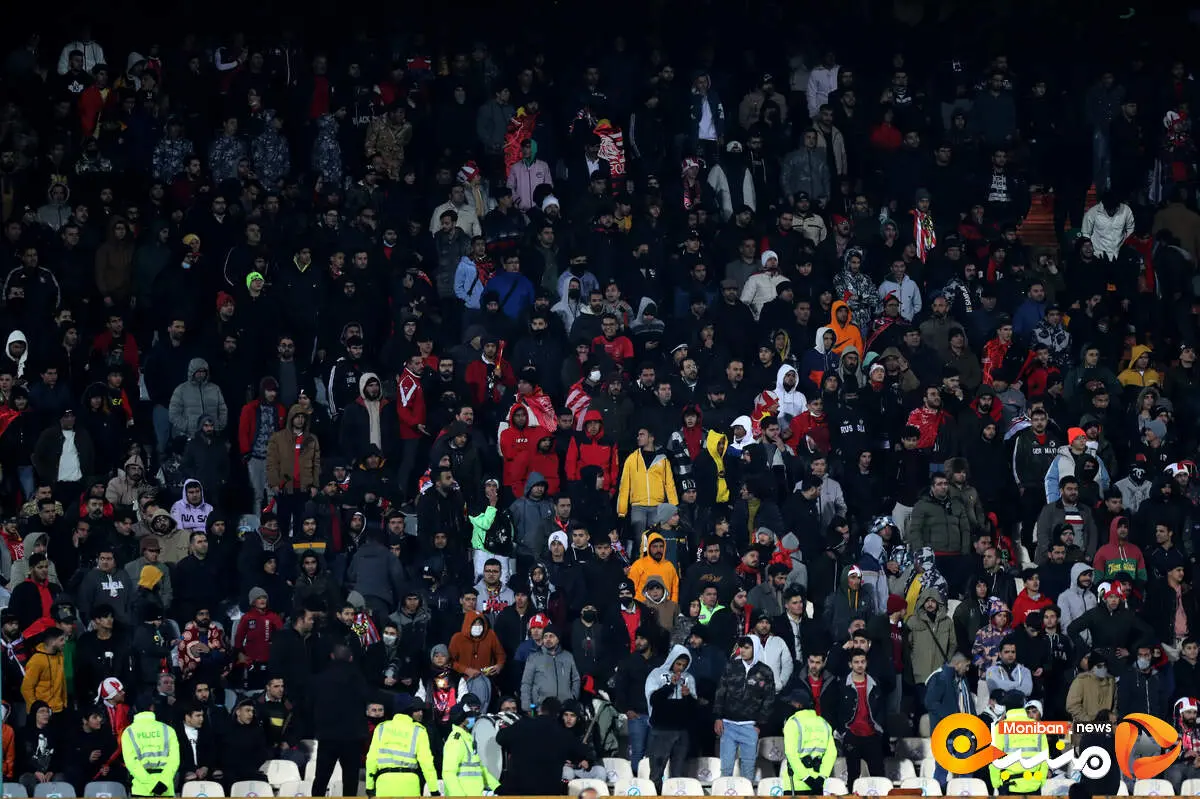 پرتاب گلوله های برف به بازیکنان پرسپولیس!