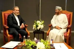 گفت‌وگوی خصوصی عراقچی و وزیر خارجه عمان 