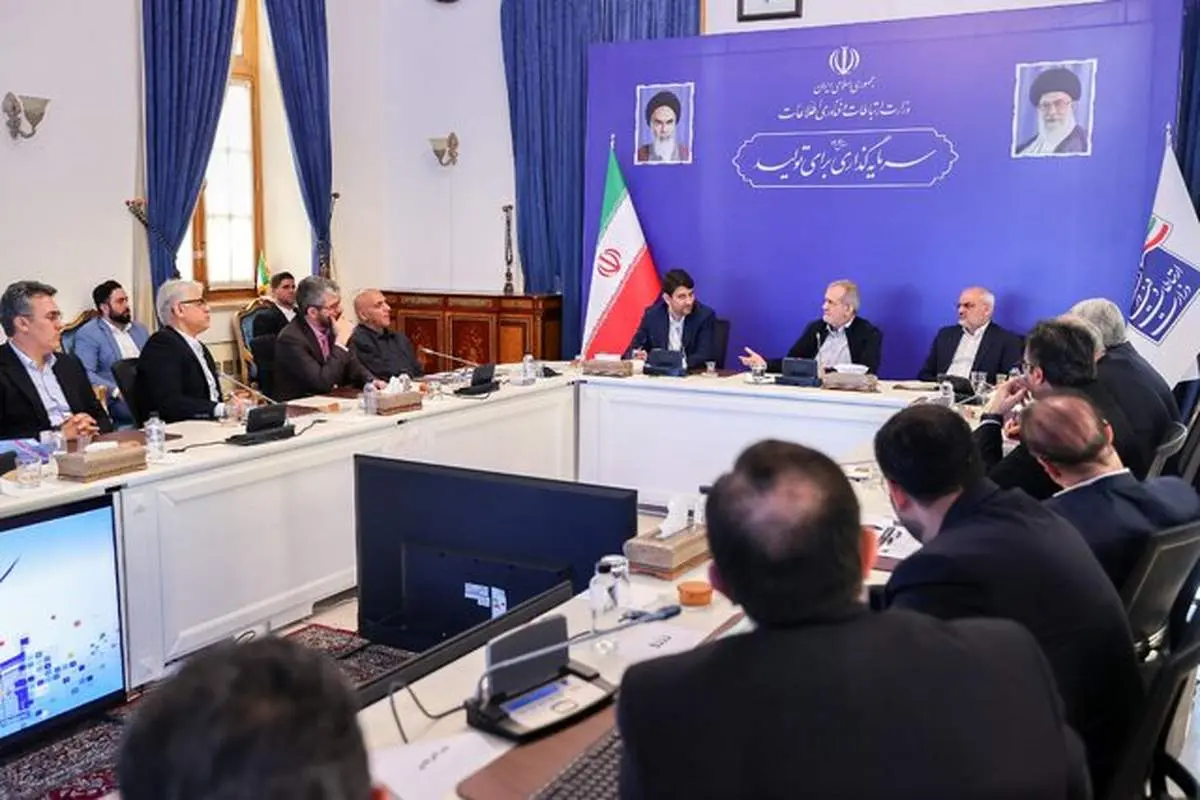 حضور سرزده رئیس جمهور در وزارت ارتباطات و فنآوری اطلاعات