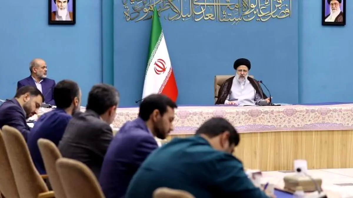 تاکید رئیسی بر برقراری عدالت در پرداخت حقوق و مزایا