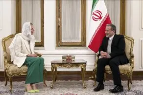 تسلیم رونوشت استوارنامه‌های سفرای جدید ویتنام و نیوزیلند به عراقچی 