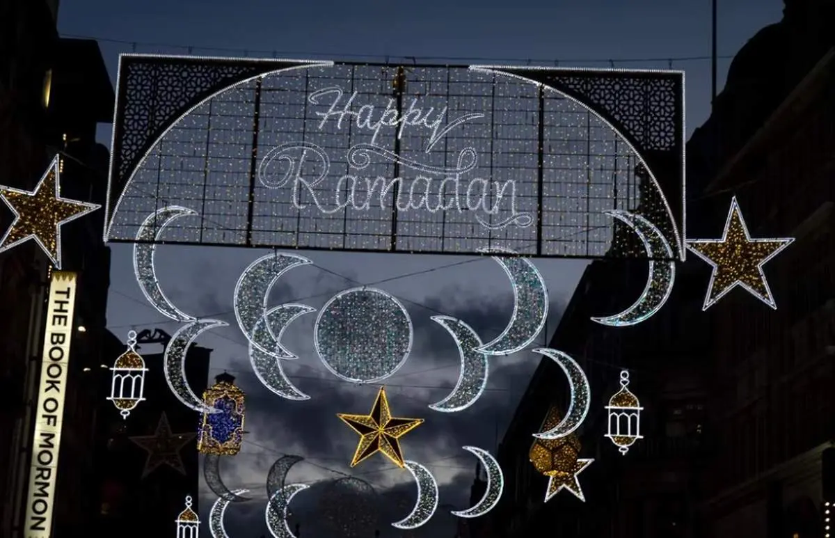 اینجا تهران و ریاض و قاهره نیست!+ لندن با این شیوه به استقبال ماه رمضان رفت!