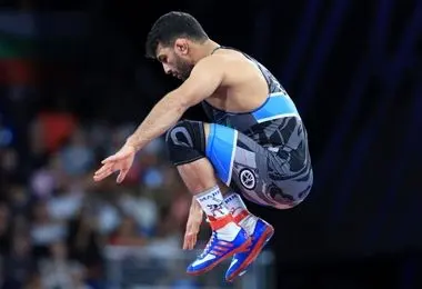 پیروزی طوفانی حسن یزدانی در لیگ برتر کشتی آزاد