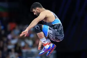 پیروزی طوفانی حسن یزدانی در لیگ برتر کشتی آزاد