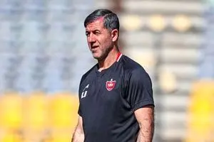 تشویق جذاب کریم باقری جلوی چشم تراکتوری‌ها