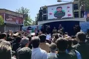 لحظه دفن پیکر سرتیم حفاظت ابراهیم رئیسی/ فیلم