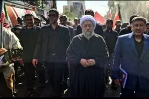 حضور آیت الله آملی لاریجانی در تشییع رهبر شهید ایران