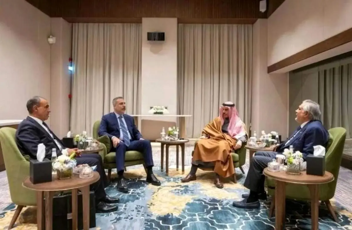 جزئیاتی از نشست اسلام آباد/ تلاش چندجانبه برای پایان تجاوز آمریکا و اسرائیل علیه ایران 