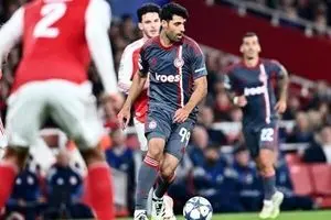 پوستر ویژه المپیاکوس برای طارمی به زبان فارسی