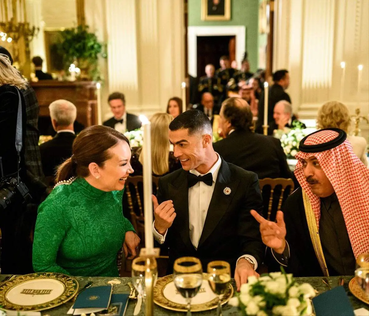 وزیر ترامپ کنار رونالدو نشست و او را نشناخت 