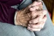 باورتان می شود این پیرزن تنها یک دختر 13 ساله است/ عکس