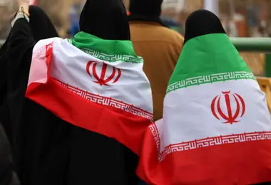 متفاوت ترین استایل یک زن در راهپیمایی تهران/ تصاویر