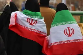 متفاوت ترین استایل یک زن در راهپیمایی تهران/ تصاویر