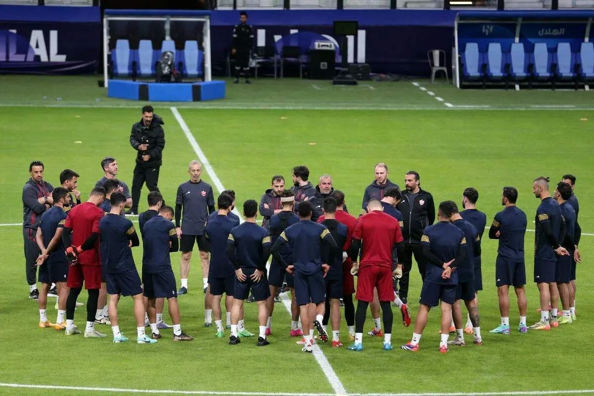 رونمایی از پوستر پرسپولیس در مصاف با الهلال؛ تقابل شیر قرمز با کوسه آبی