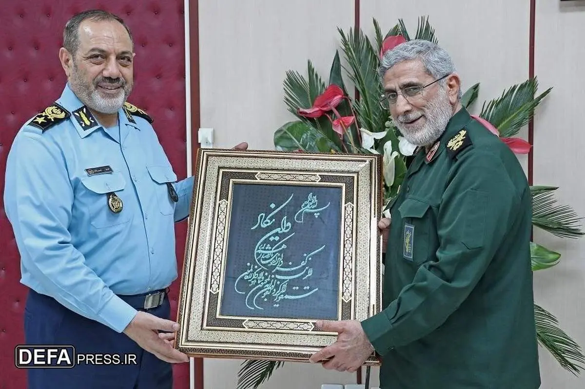 هدیه خاص و متفاوت سردار قاآنی برای وزیر دفاع + ببینید