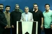 محمود احمدی‌نژاد با تیپ دامادی!/ تصاویر