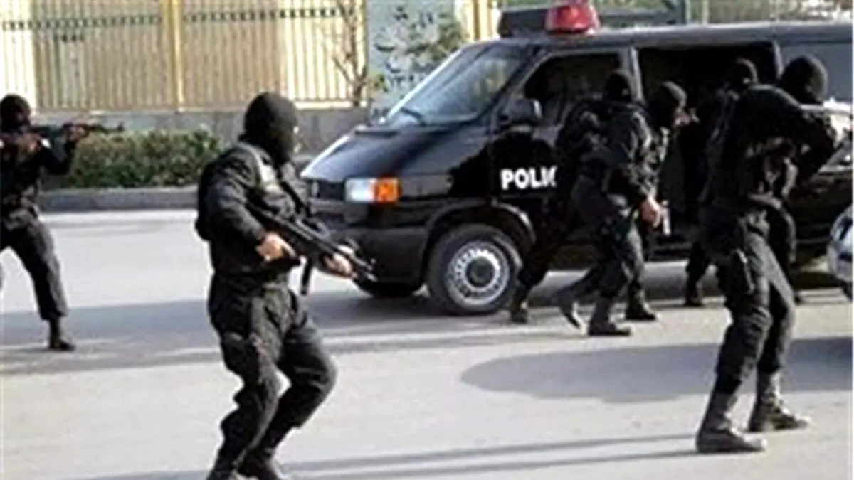 شکافتن سر پلیس با قمه در حادثه گروگانگیری خشن کودک ۱۰ ساله