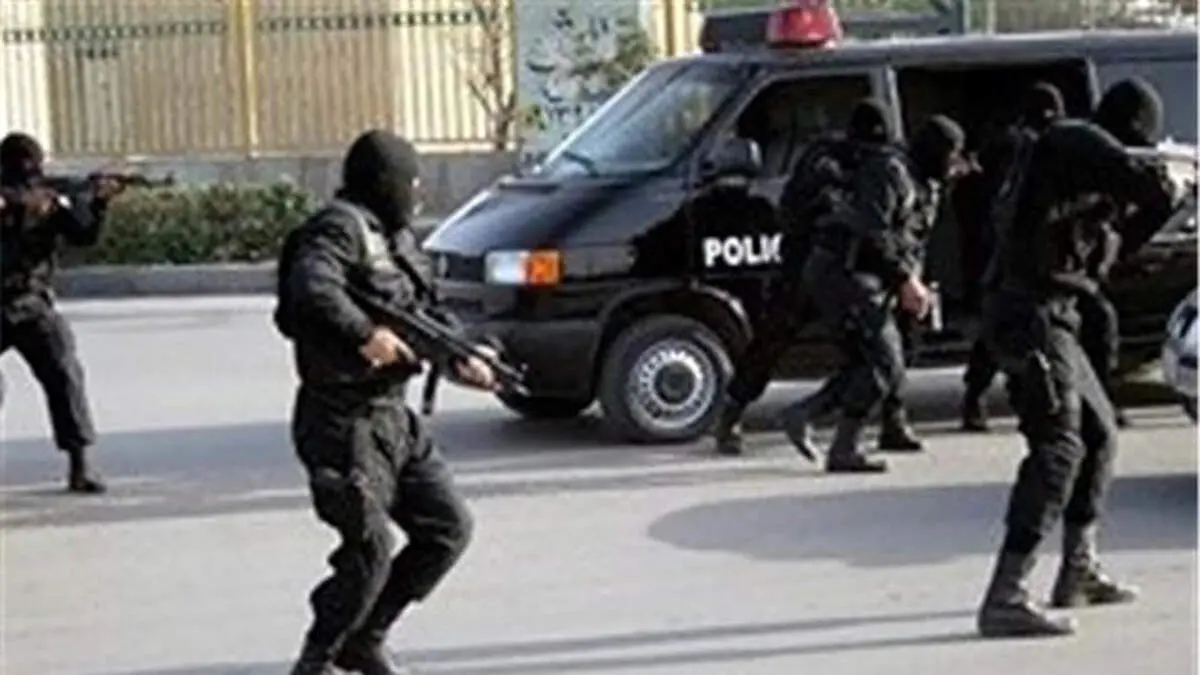 شکافتن سر پلیس با قمه در حادثه گروگانگیری خشن کودک ۱۰ ساله