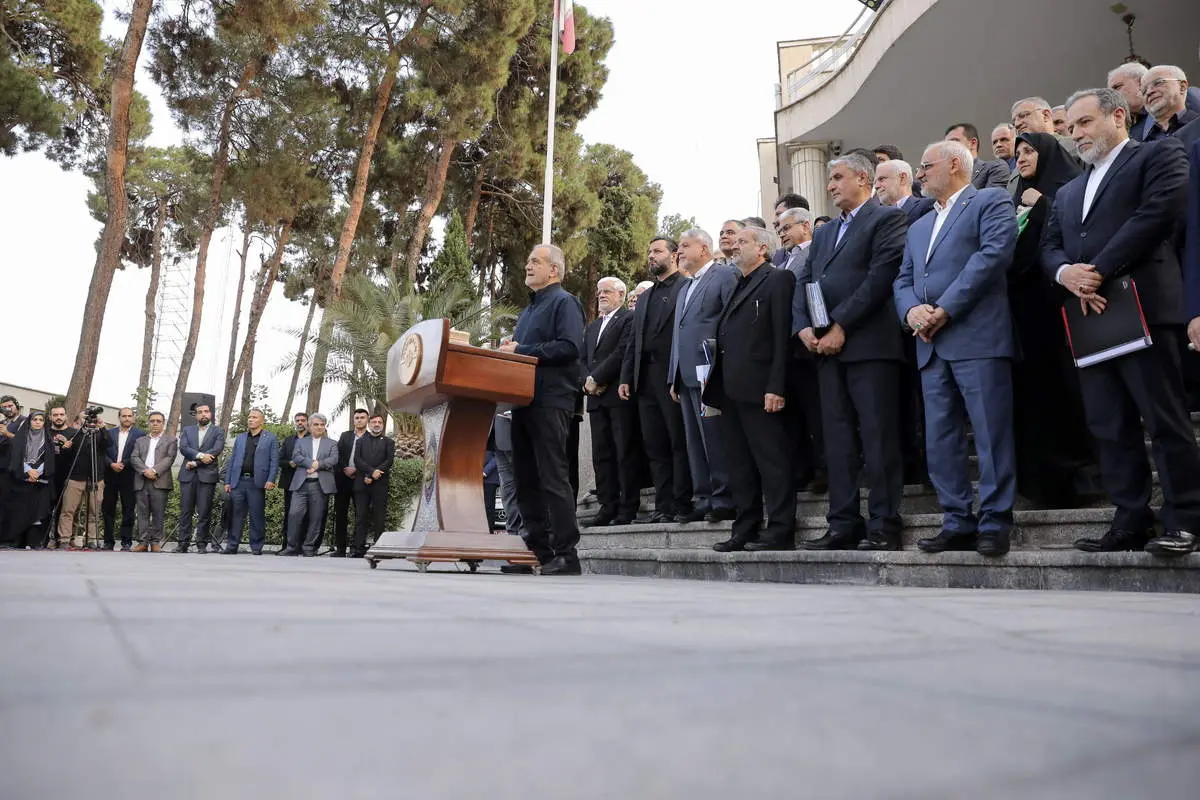 هیئت دولت ۴۰ روز عزای عمومی و ۷ روز تعطیل عمومی اعلام کرد
