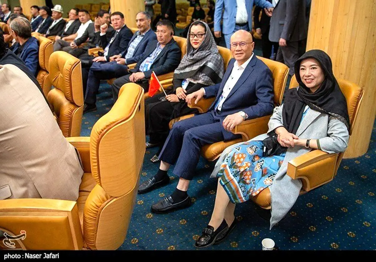 پوشش عجیب زنان در دیدار رئیسی+عکس