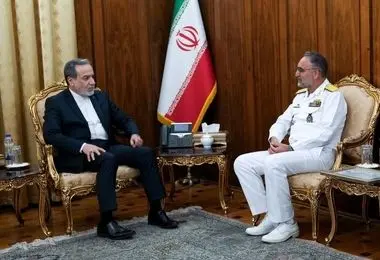 دیدار جانشین فرمانده نیروی دریایی ارتش با عراقچی