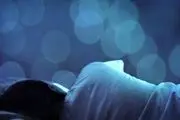 به جای تخت روی زمین بخوابید!+دلایل