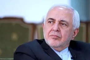 تیپ غیررسمی ظریف در حاشیه دولت سوژه عکاسان شد + ببینید 