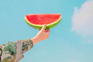 خوردن هندوانه برای این افراد اکیدا ممنوع