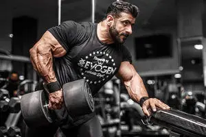  هادی چوپان عذرخواهی کرد/ عکس