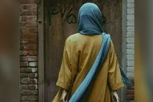 دختر ۱۴ ساله: معلم ریاضی و مادرم باعث شدند از خانه فرار کنم!