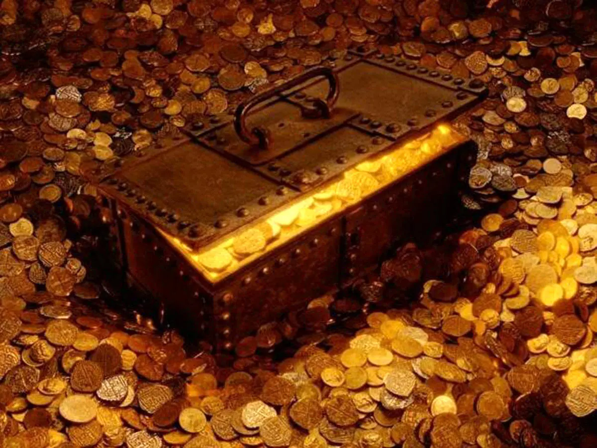 بیرون افتادن گنج میلیاردی از زیر زمین این پیرزن خوششانس!