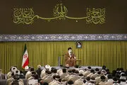 دیوار نوشتی که در دیدار با رهبری جلب توجه کرد+ببینید 