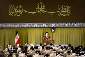 دیوار نوشتی که در دیدار با رهبری جلب توجه کرد+ببینید 