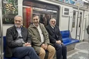 بازگشت رئیس جمهور از راهپیمایی ۲۲ بهمن با مترو