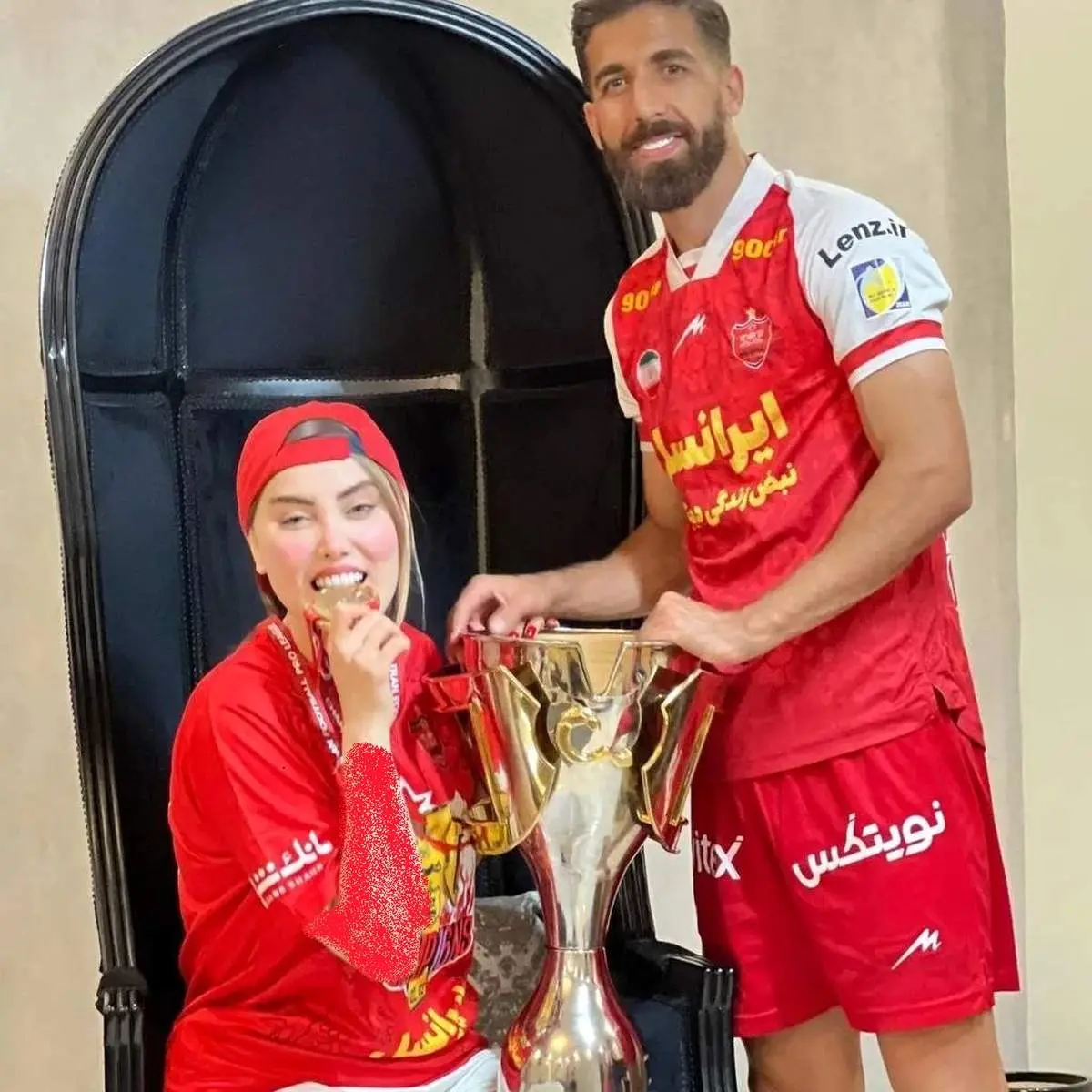 جشن قهرمانی در منزل فرشاد فرجی با حضور همسرش/ تصاویر