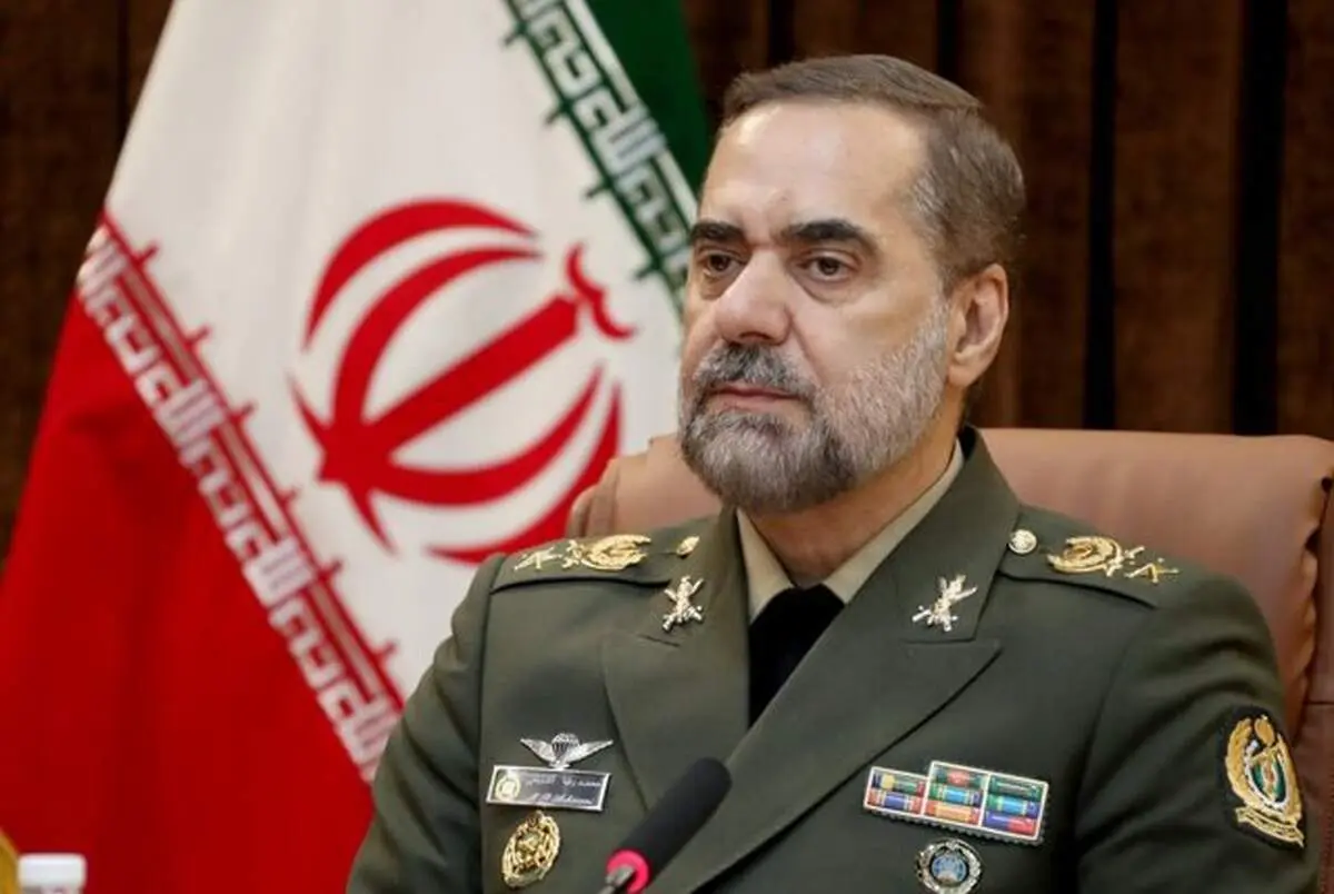 وزیر دفاع به چین سفر کرد