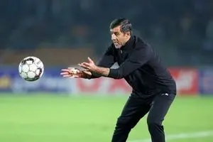 گردوخاک کریم باقری پس از بازی بَد امشب پرسپولیس!/ ببینید