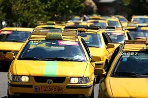 عکس یواشکی یک دختر از نوع نشستن شرم آور یک مرد در تاکسی حماسه ساز شد/ تصویر