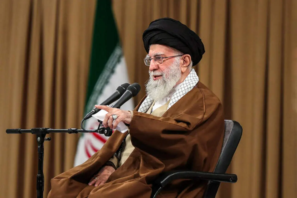 جمعی از معلمان به دیدار رهبری می‌روند