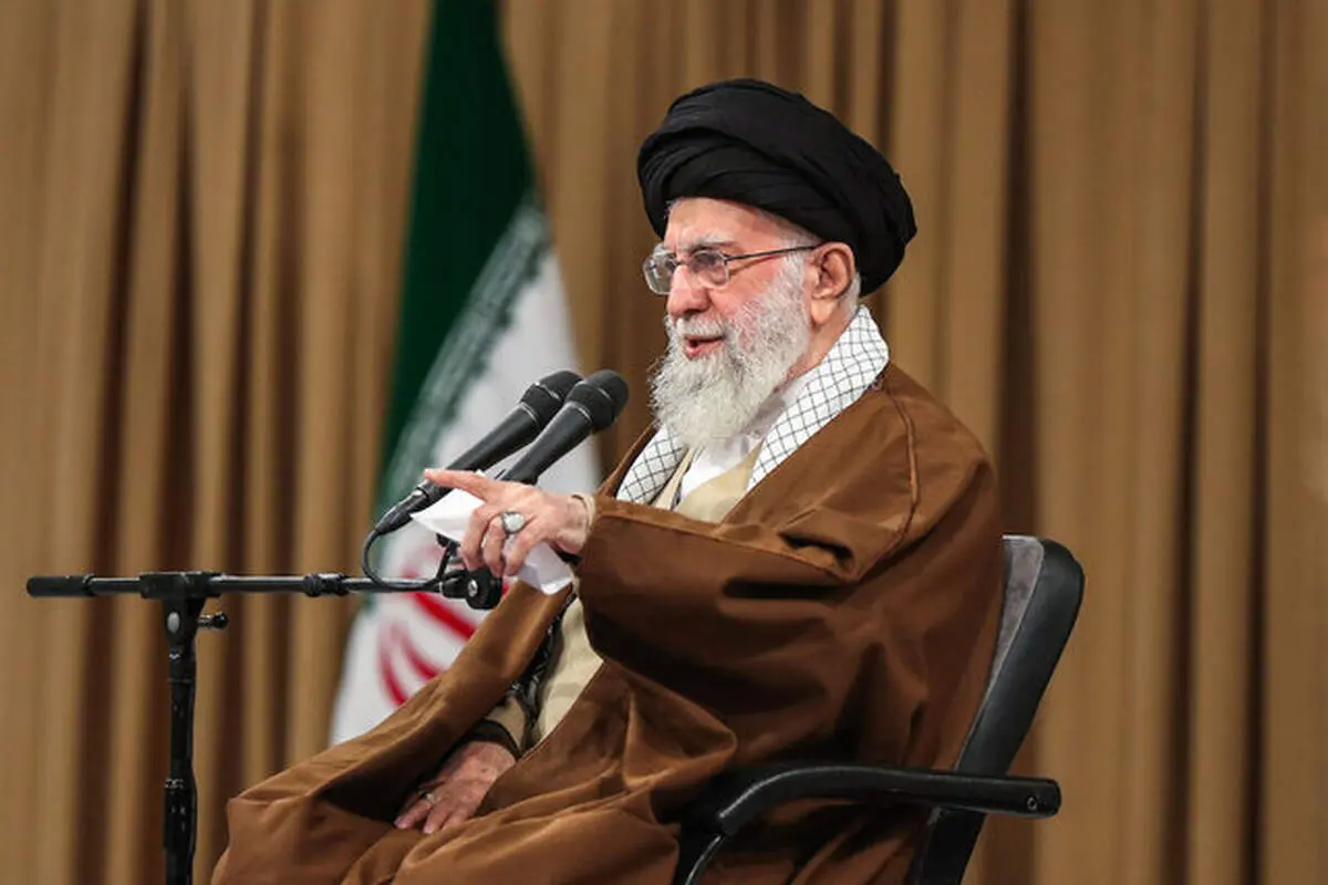 جمعی از معلمان به دیدار رهبری می‌روند