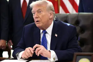 شکاف در دولت ترامپ بر سر حمله به ایران