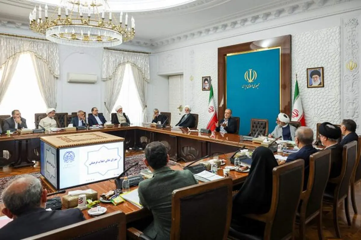 در جلسه شورای عالی انقلاب فرهنگی چه گذشت؟ 